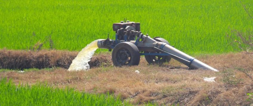 ¿Cuánto tiempo puede estar encendida una bomba de agua sumergible?